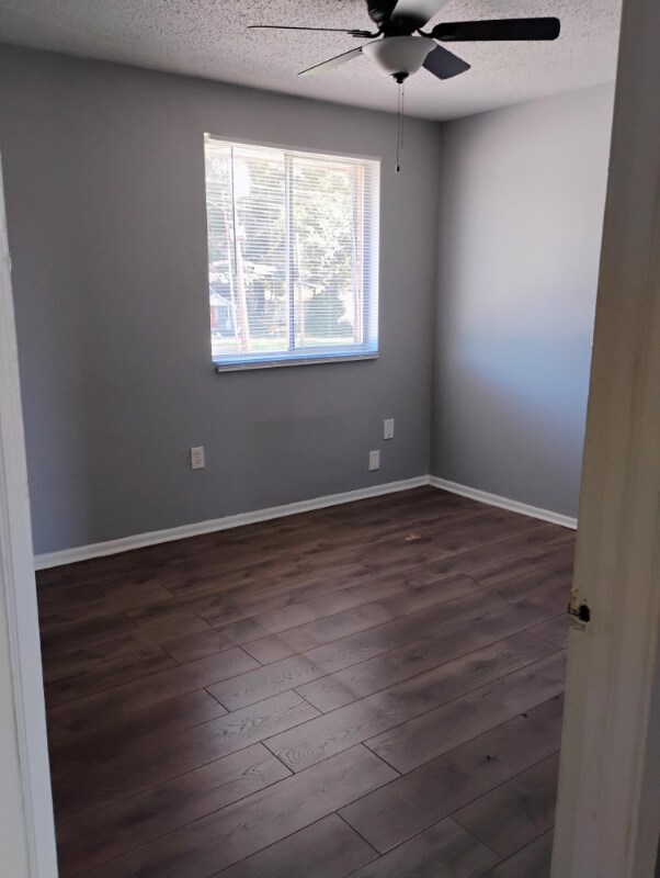 Foto del edificio - 1120 Sherron Ave