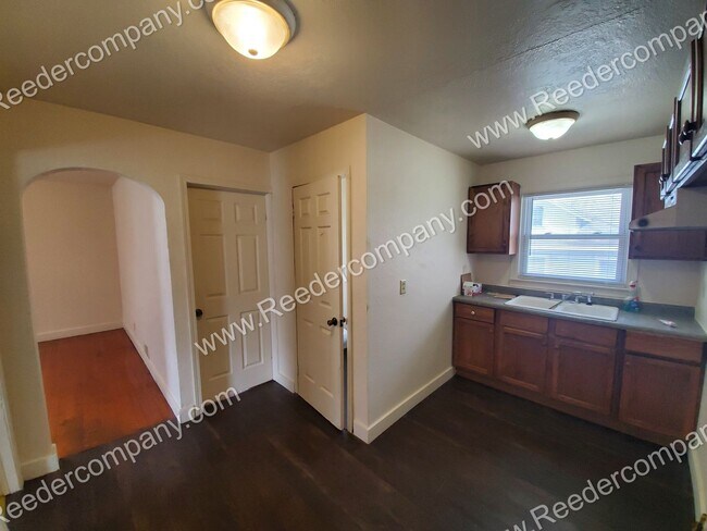 Foto del edificio - 2250 W. Ridge Road