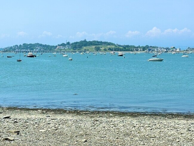 Foto del edificio - 180 Cadish Ave