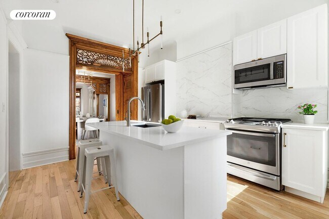 Foto del edificio - 930 Lincoln Pl