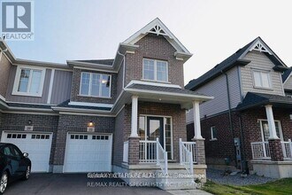 Building Photo - 22 Bur Oak Dr