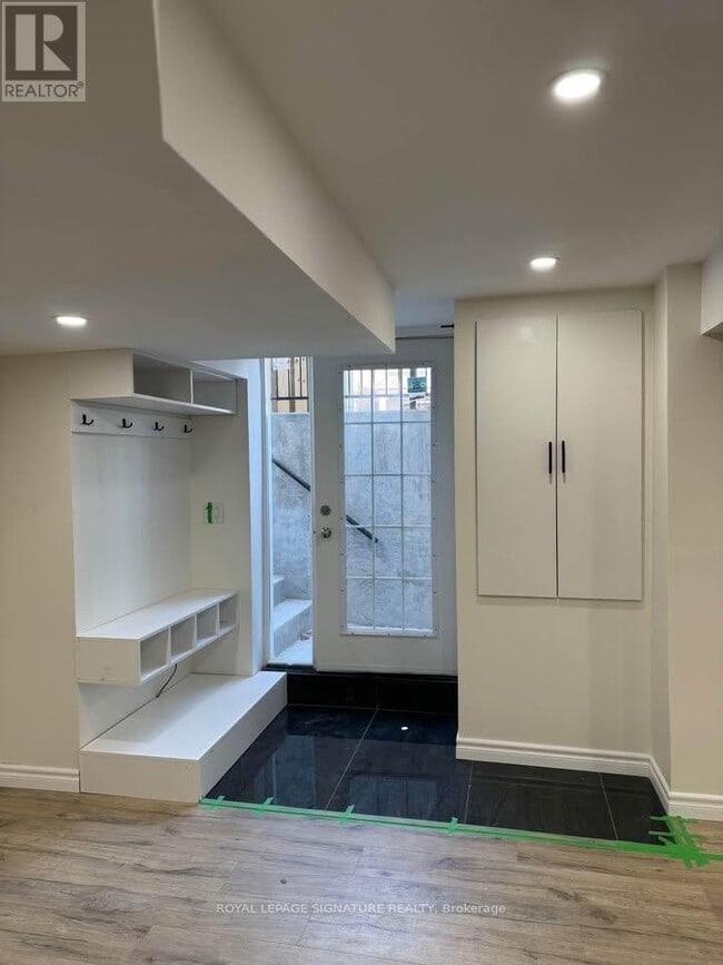 Building Photo - 60 Lofthouse Dr