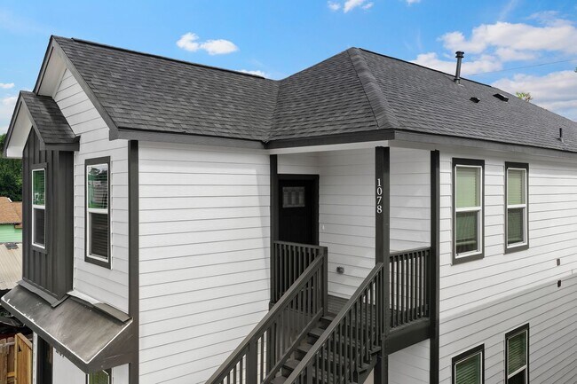 Building Photo - 1078 St Clair St