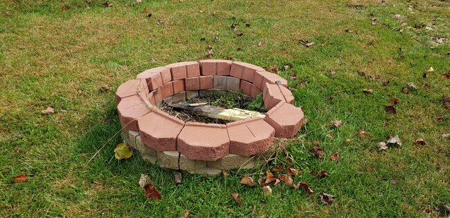 Foto del edificio - 5005 Emberly Dr