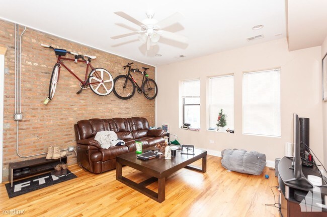 Foto del edificio - 2 br, 1 bath  - 3320 W Byron St