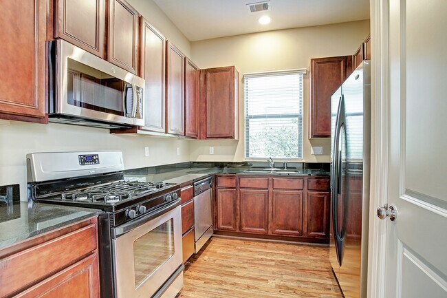 Foto del edificio - 3830 Center Plaza Dr