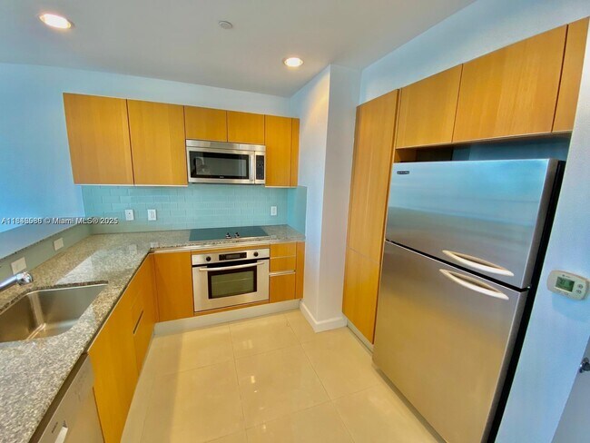 Foto del edificio - 1060 Brickell Ave