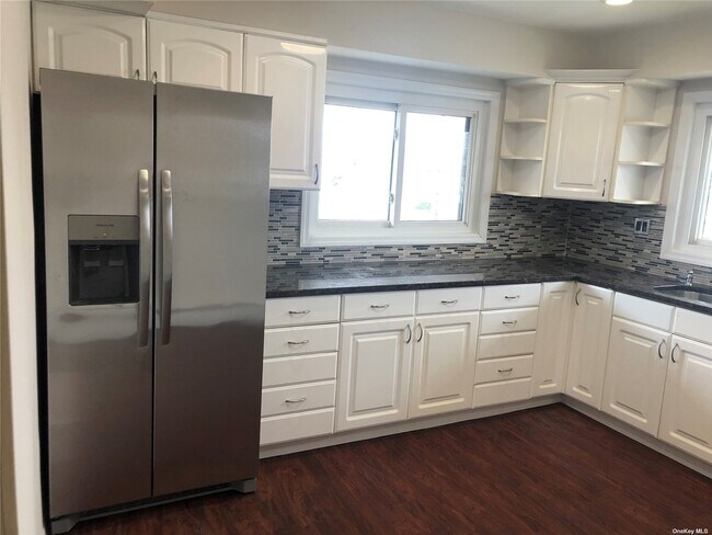 Foto del edificio - 77 Nassau Ln
