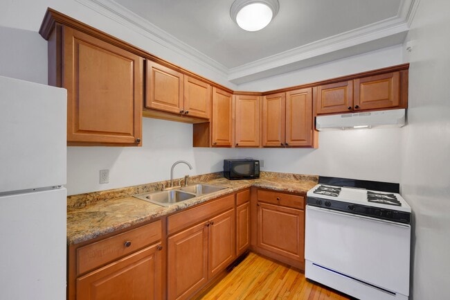 Building Photo - 2552 Garfield Ave