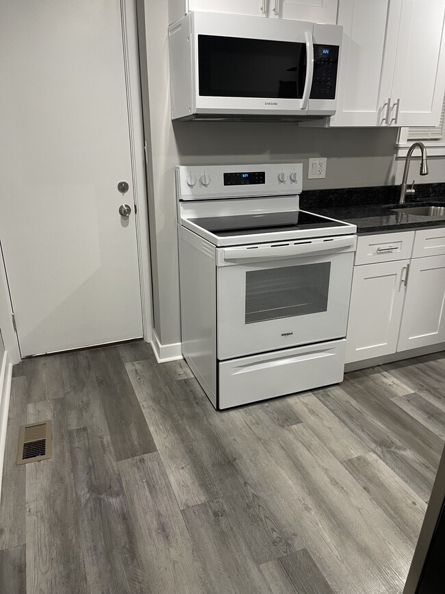 Foto del edificio - 535 Moya St