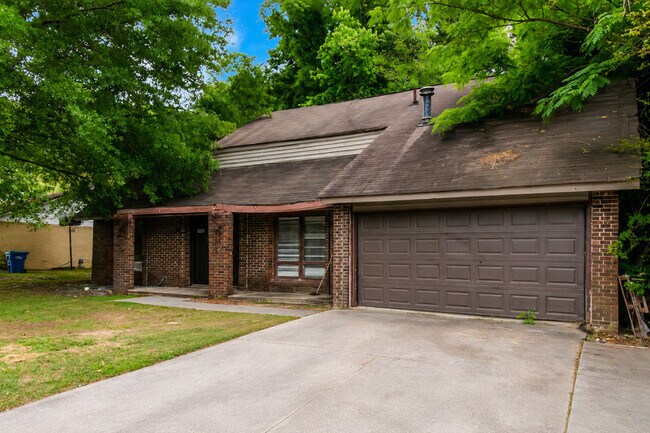 Building Photo - 3325 Valley Bend Rd