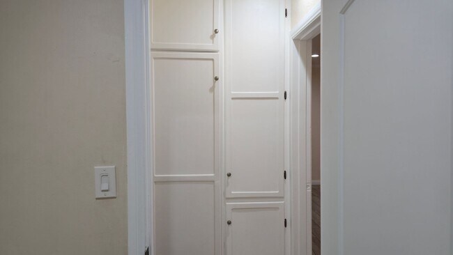 Foto del edificio - Single-Family 2BR Home with Garage & EV Charging