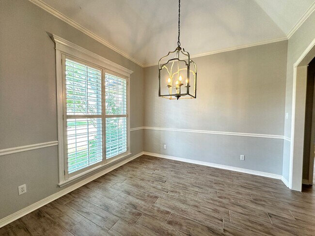 Building Photo - ACADIANA PLACE-GORGEOUS HOME-SOUTHEAST SHR...