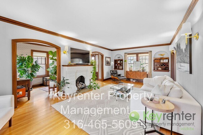 Building Photo - One of a kind - College Hill Beauty!