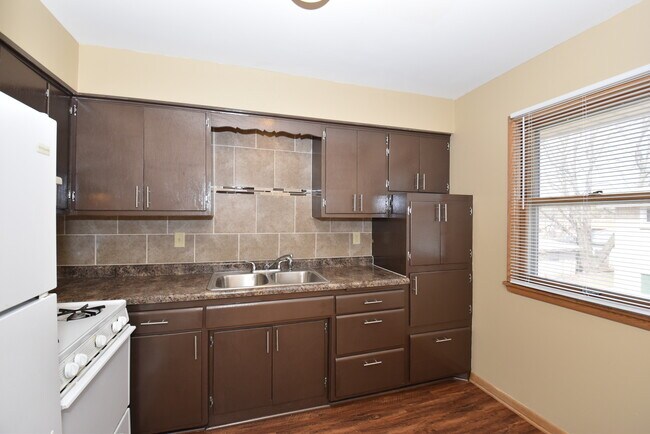 Building Photo - 4471 N 84th St