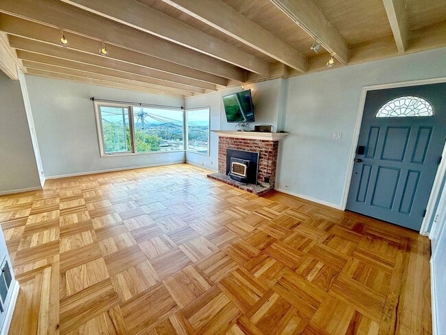 Building Photo - Clean 3 Bedroom, 1 Bath with Bonus Room- Walk to Westmoor High School, Open House, July 9th 4-6PM