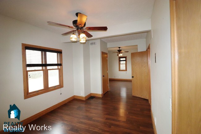 Building Photo - 10110 W Yankee Hill Rd