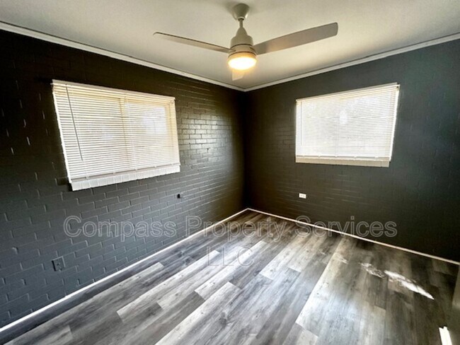 Building Photo - 1120 Elm Ave