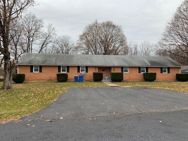 Primary Photo - 17 Rockledge Dr