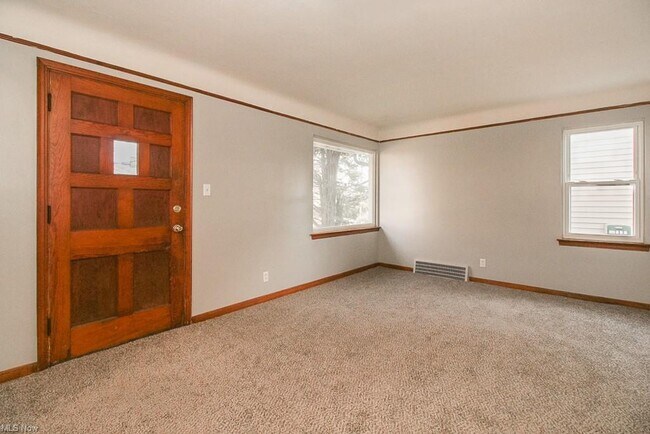 Foto del edificio - 15700 Fernway Dr