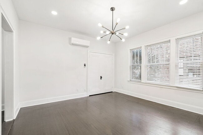 Building Photo - 2738 Riverside Ave