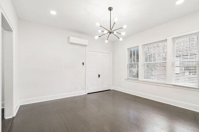 Foto del edificio - 2738 Riverside Ave