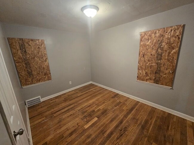 Building Photo - 10860 Duprey St