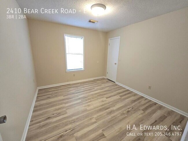 Foto del edificio - 2410 Bear Creek Rd