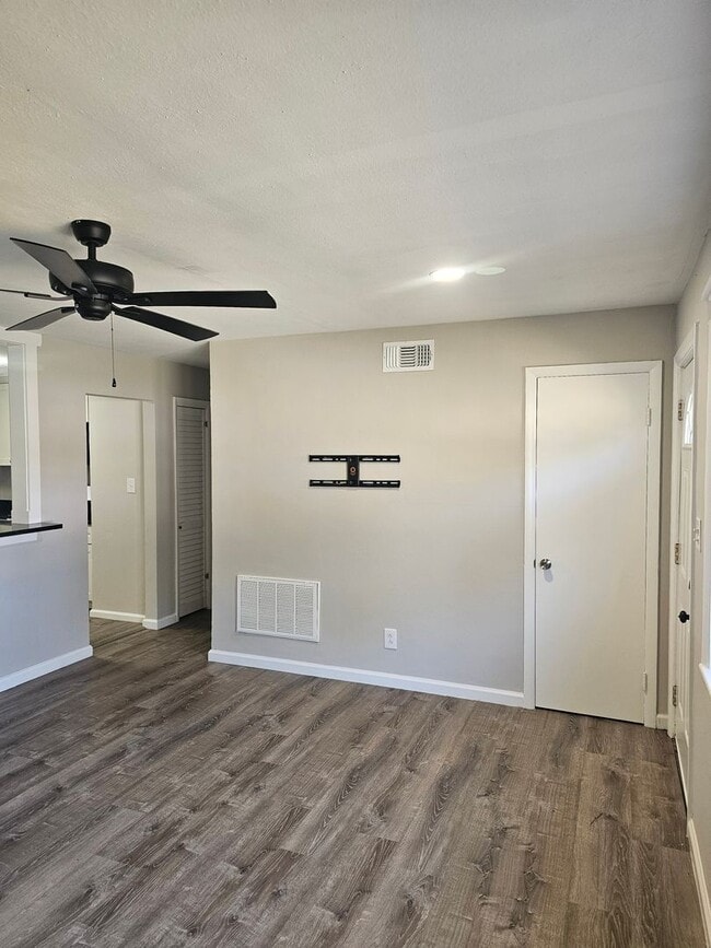 Building Photo - 3931 Port Rd