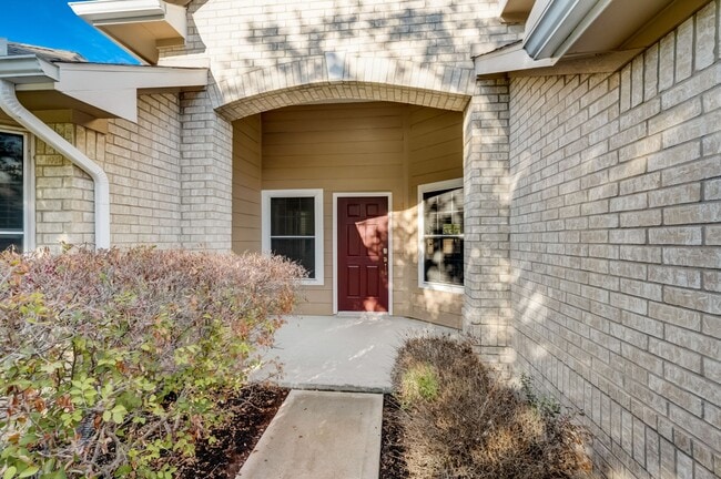 Building Photo - 7219 Palmito Ranch Dr