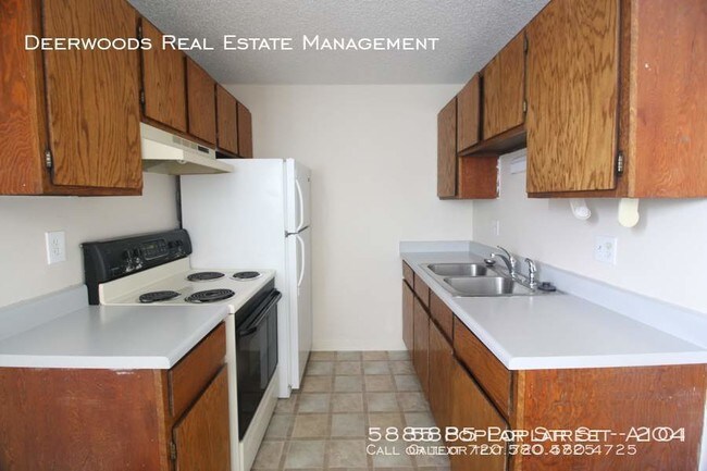 Foto del edificio - 5885 Poplar St