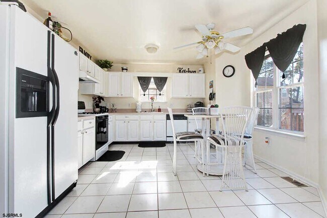Foto del edificio - 2559 Ridge Ave