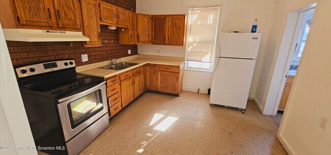 Foto del edificio - 1319 Washburn St