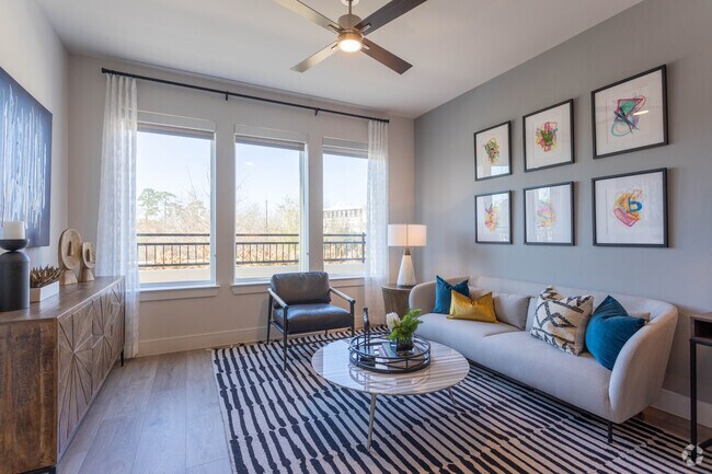 1HAB, 1BA - 709 ft² - Maxwell Memorial