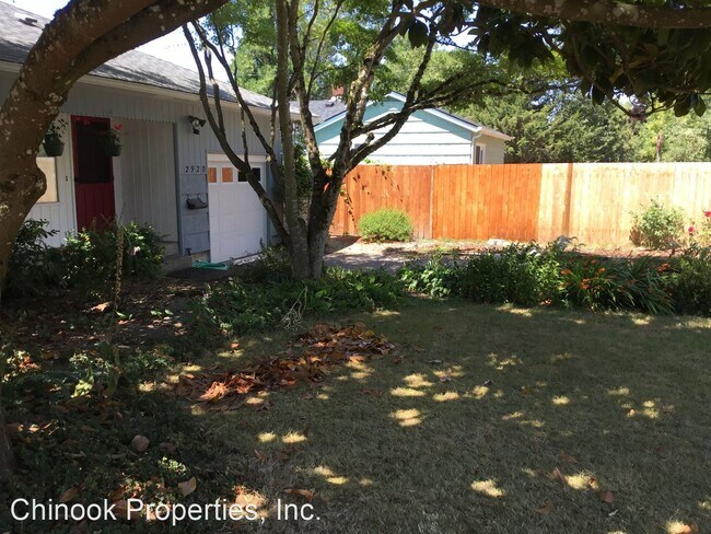 Building Photo - 3 br, 1.5 bath House - 2920 Alder St.