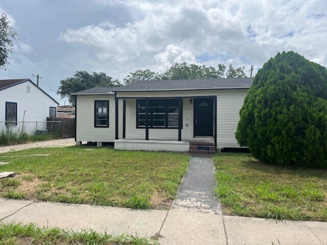 Foto principal - 4306 Christie St