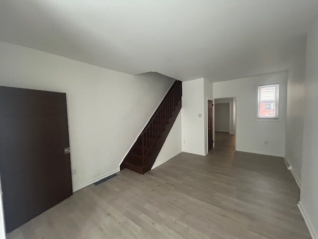 Foto del edificio - 1030A Elm St
