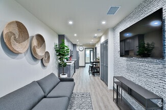 Building Photo - 2815 Menlo Ave