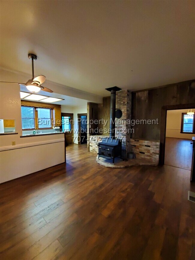 Foto del edificio - Beautiful Turn-of-the-Century Farmhouse on Working Ranch - Rural Petaluma