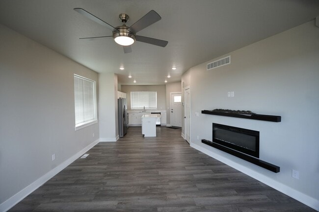 Foto del edificio - Modern New Construction 3BR Home with Open Layout & Stylish Finishes