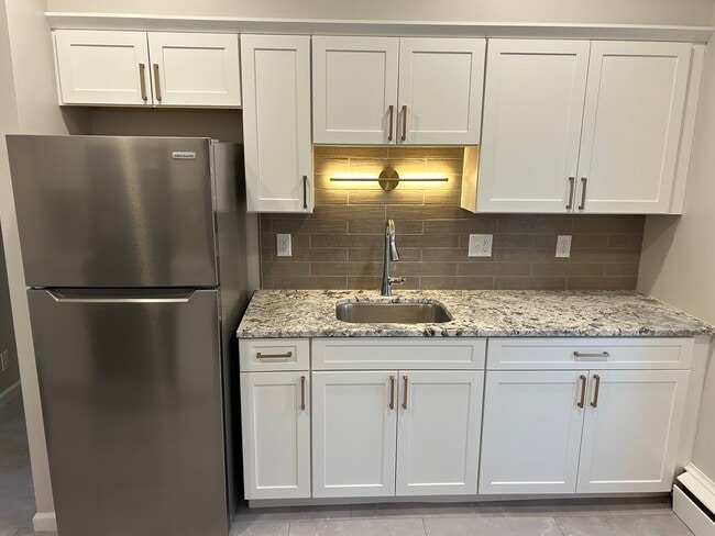 Building Photo - 63 S Grove St