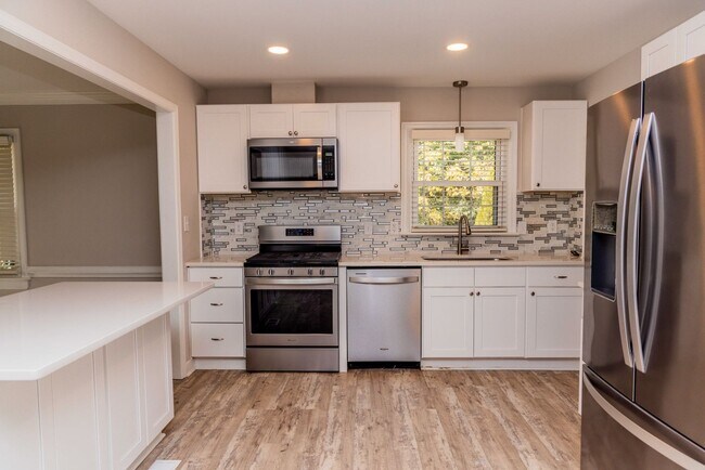 Foto del edificio - Settle in to this beautiful 3 bed 3 bath in Mechanicsville!