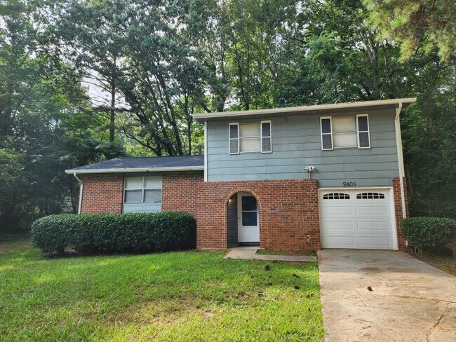Building Photo - 2409 Fairway Cir SW