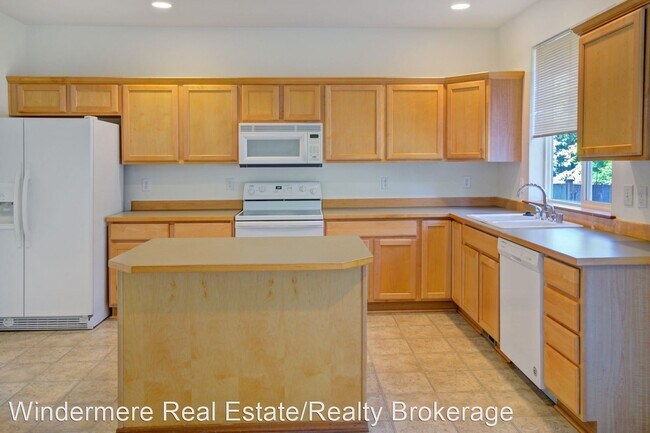 Foto del edificio - 5 br, 2.5 bath House - 8417 16th St NE