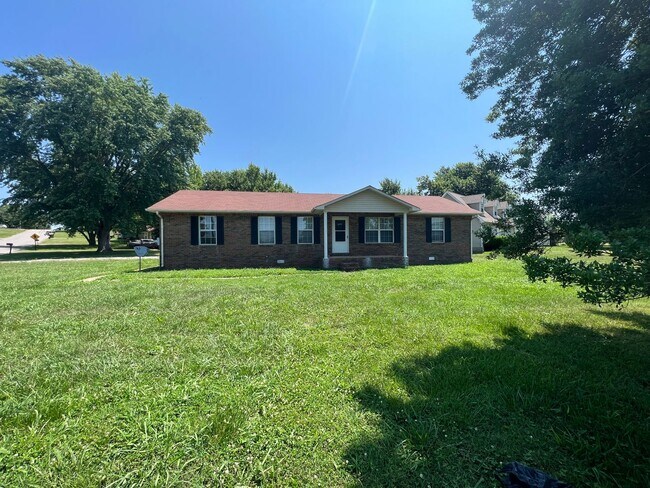 Foto del edificio - 3 Bed Corner Lot Home Move In Ready!