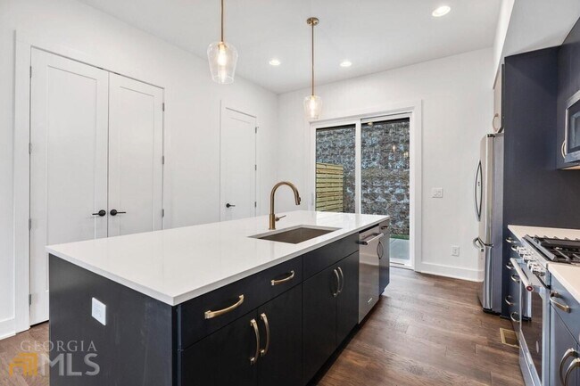 Building Photo - 1291 Chelsea Cir NW