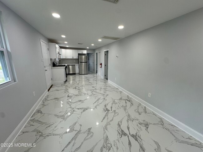 Foto del edificio - 105 Floyd Ln