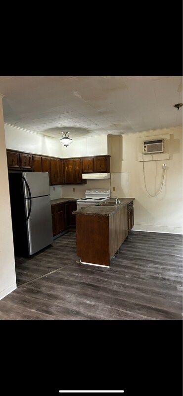Foto del edificio - 361 Warren Ave