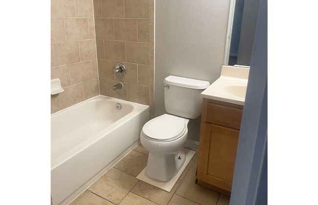 Building Photo - 550 Lowell Ave