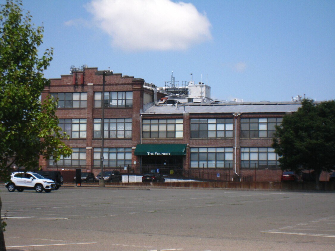 Primary Photo - 300 Communipaw Ave